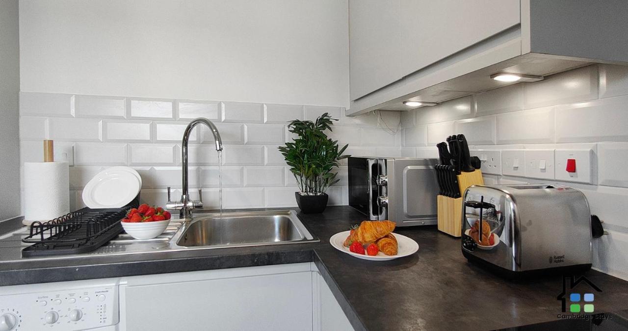 Cambridge Stays Central Apart Hotel 1Br Flats-Easy Walk To City Centre-Parking エクステリア 写真
